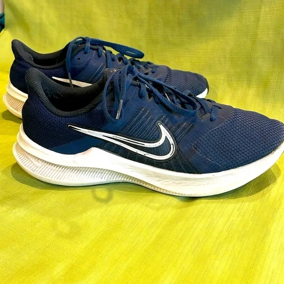 Nike | Shoes | Nike Mens Downshifter Sneakers Size 95 Useu43  display picture 3